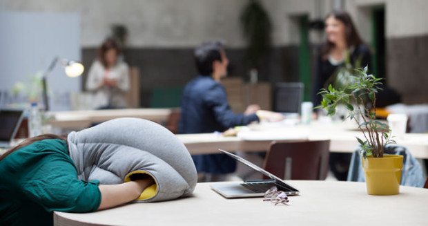 B043_SE_COL-OSTRICH-PILLOW_STUDIOBANANATHINGS_02