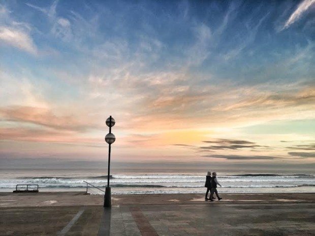 Zarautz sisters and the city