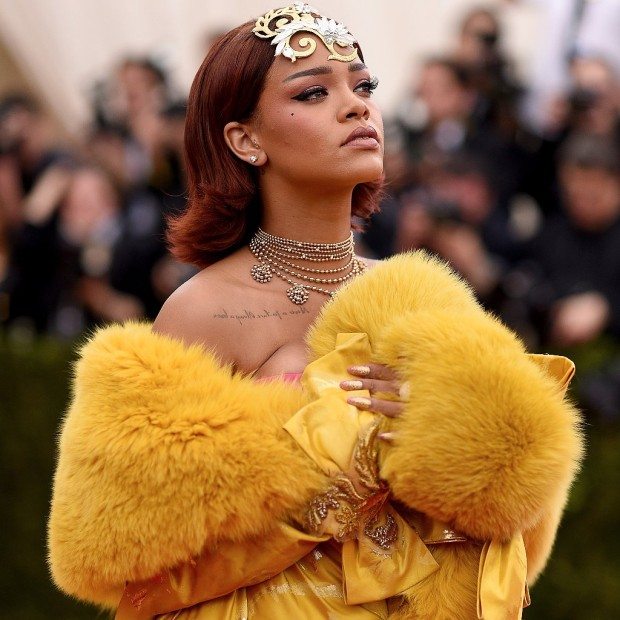 Rihanna-Dress-Met-Gala-2015