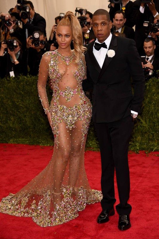 alfombra_roja_celebrities_e_invitados_gala_met_2015_beyonce__6737_800x