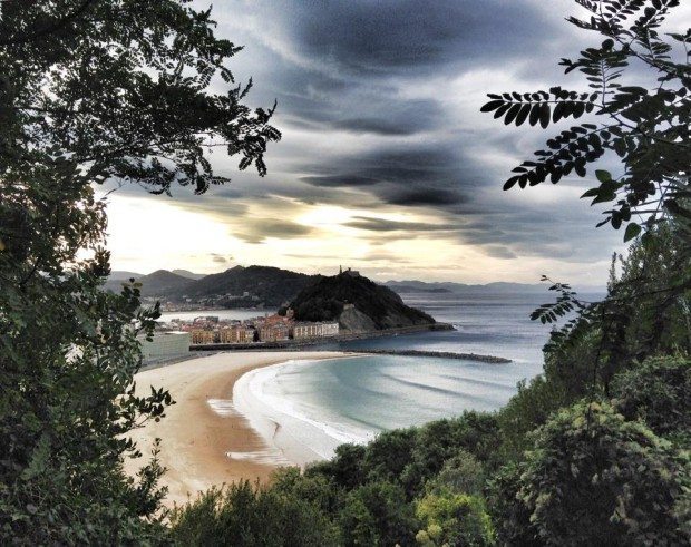 ulia sisters and the city san sebastian donostia