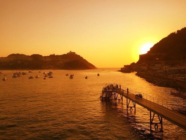 la concha sisters and the city donostia san sebastian