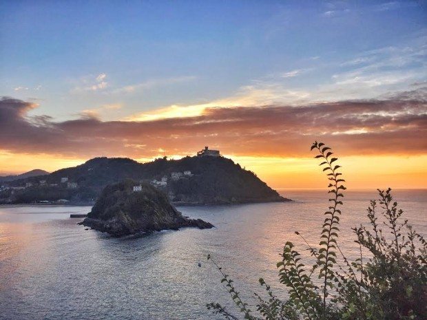 urgull sisters and the city donostia san sebastian