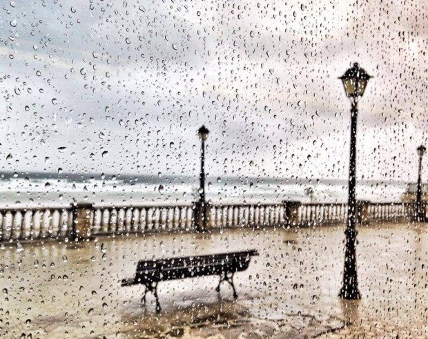 Zarautz sisters and the city