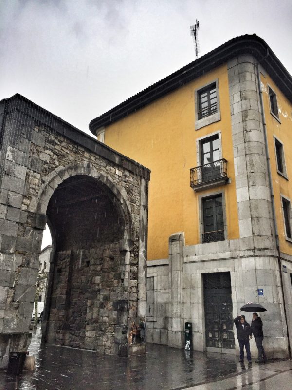 tolosa sisters and the city