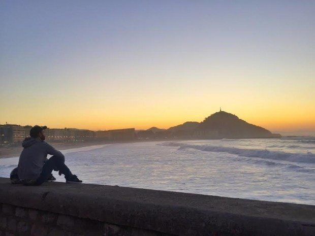 atardecer sagës playa zurriola san sebastián donostia