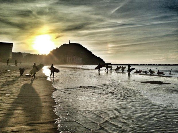 atardecer sagës playa zurriola san sebastián donostia