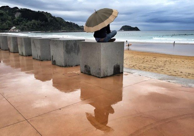 Zarautz sisters and the city