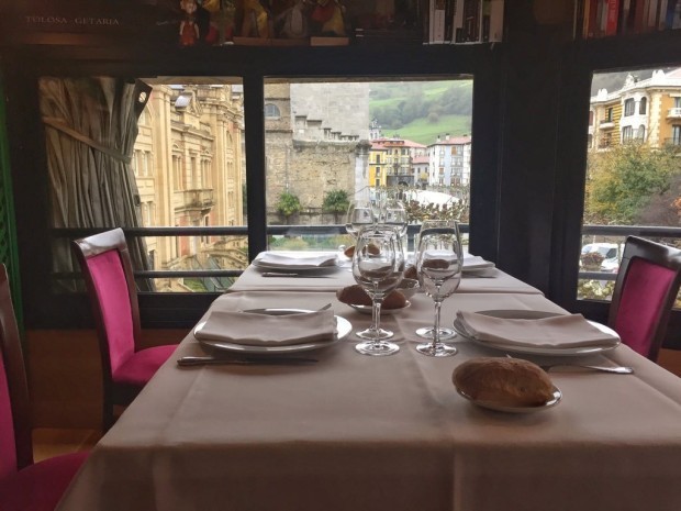 Tolosa Sisters and the city GIpuzkoa Guipuzcoa Restaurante frontón de Tolosa