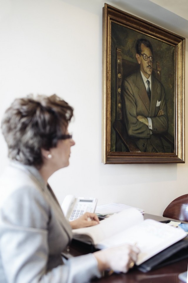 maria jose y mi abuelo luciano en el cuadro