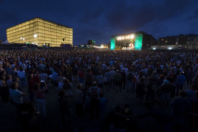 GLORIA_GAYNOR_ESCENARIO_VERDE_18