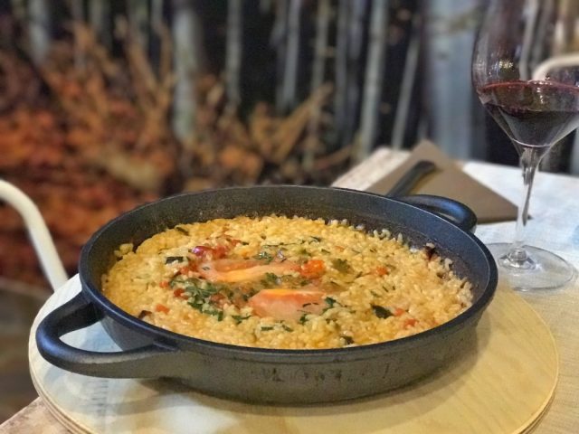 La Rebotika San Sebastián Donostia Brasa Tortilla a la brasa Arroces Arroz a la brasa Pulpo Comer o cenar en terraza 