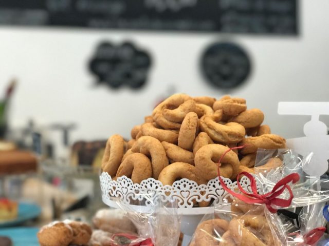 rosquilla la casita de caramelo desayunar en San Sebastian Donostia sisterproductos breakfast in the city 