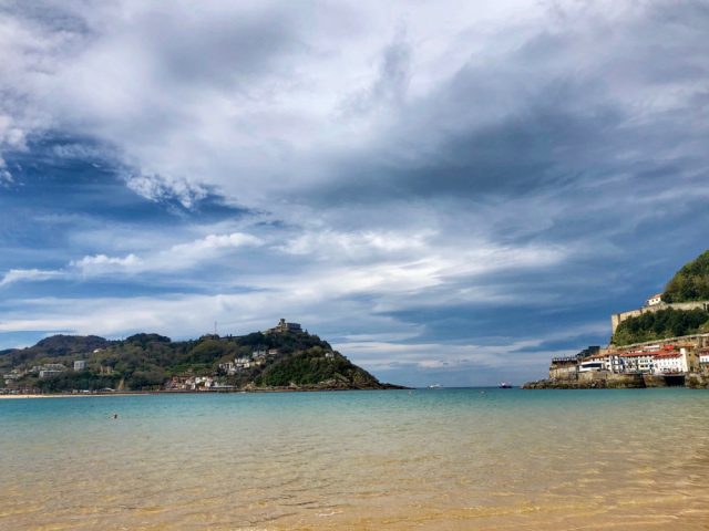 sisters and the city la concha san sebastian donostia