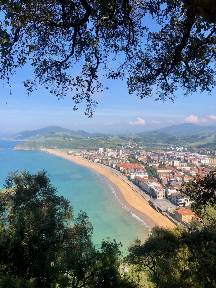 Zarautz | Sisters and the City